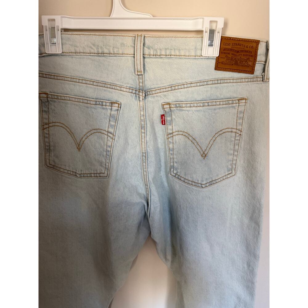 Women’s Light Blue Button-Fly Wedgie Levi’s Jeans Sz 32 Casual - Picture 7 of 10